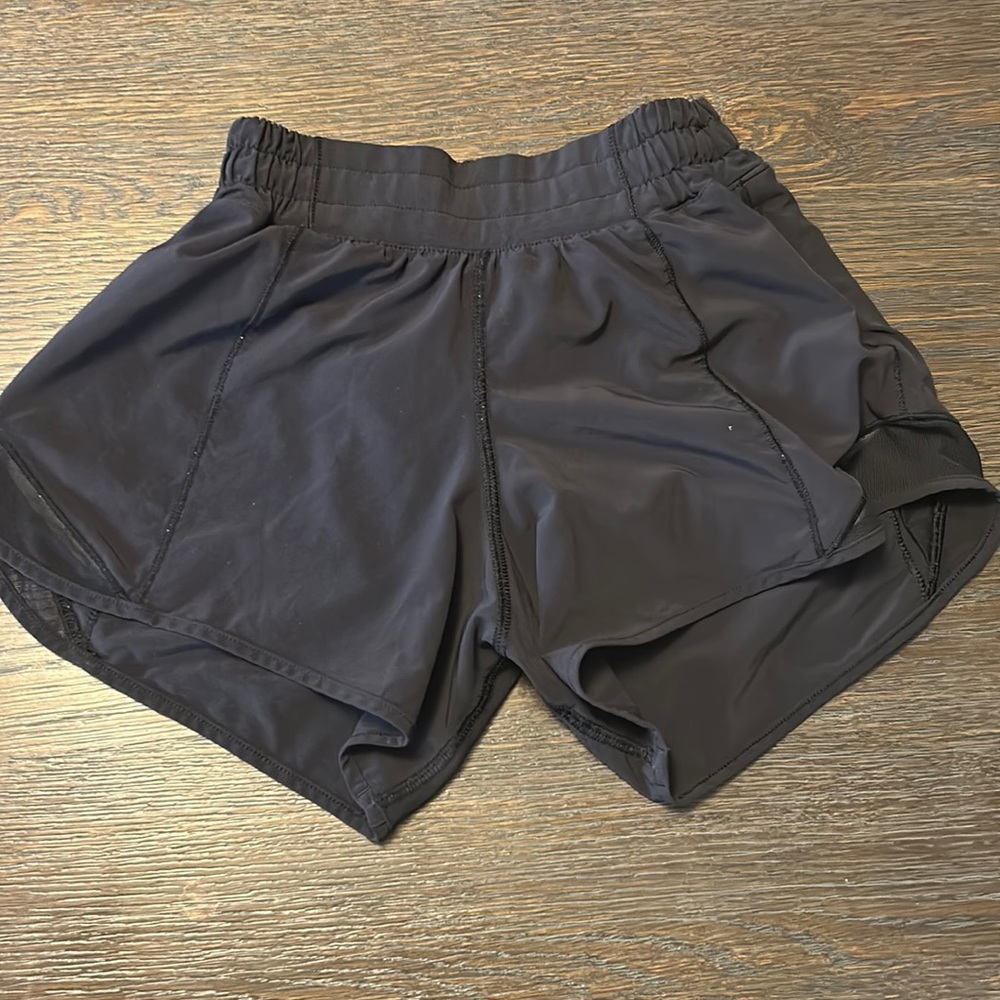 Black hottie hot Lululemon shorts